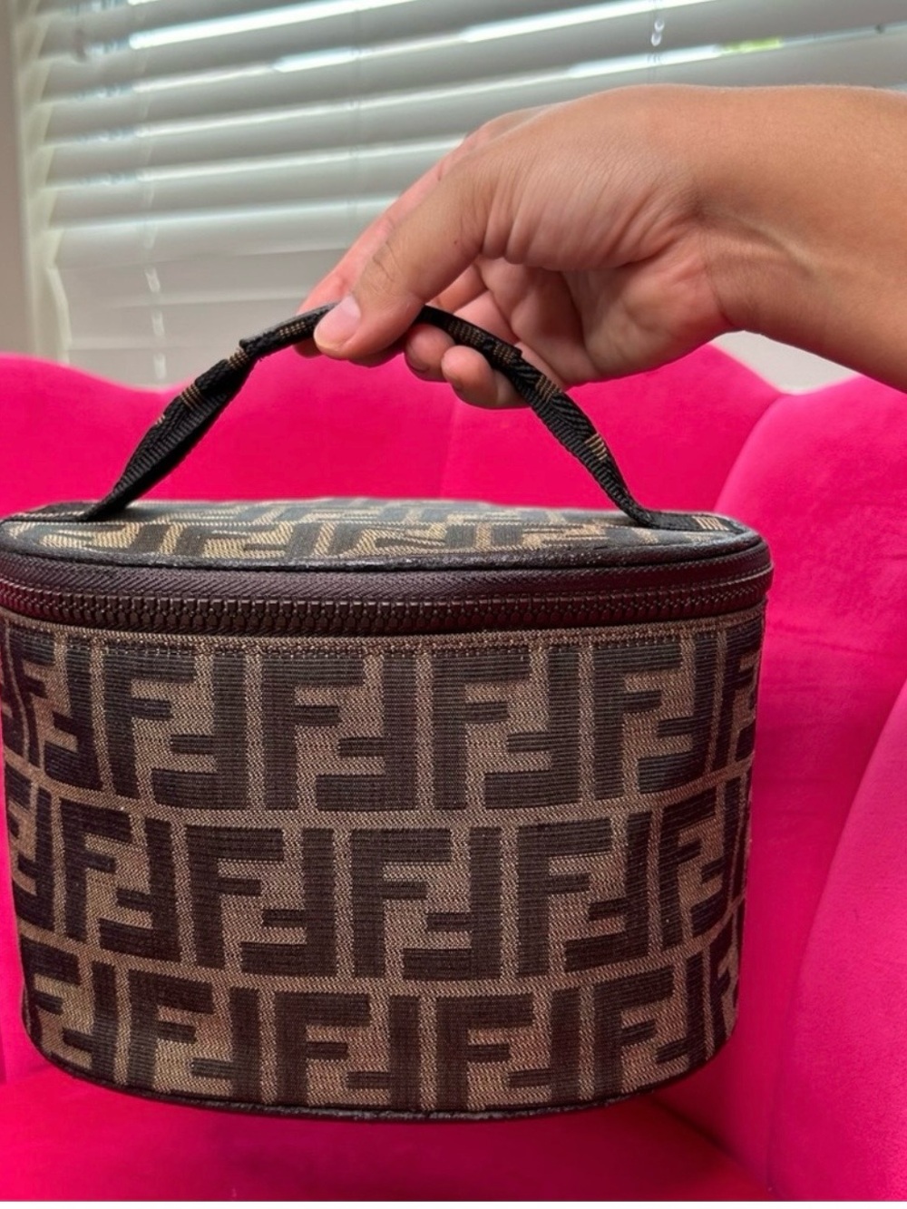 AUTHENTIC Fendi Zucca Print Travel/Cosmetic Bag - Picture 2 of 10